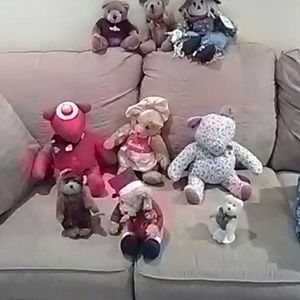Assortment of bears.